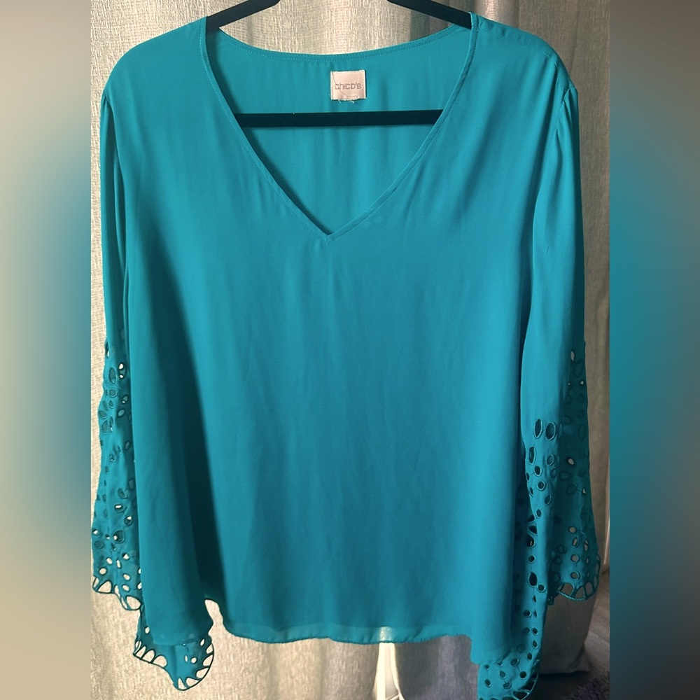 Chico’s lined turquoise blue blouse with beautiful cutout bell sleeves size xl